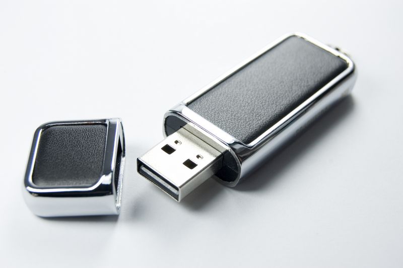 Флеш пам'ять USB 16Gb Goodram Art Leather USB2.0 - зображення 1