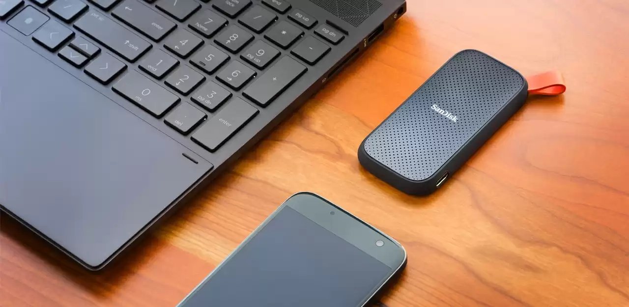 Зовнішній накопичувач SSD 2TB SanDisk Portable SSD E30 (SDSSDE30-2T00-G26) - зображення 4